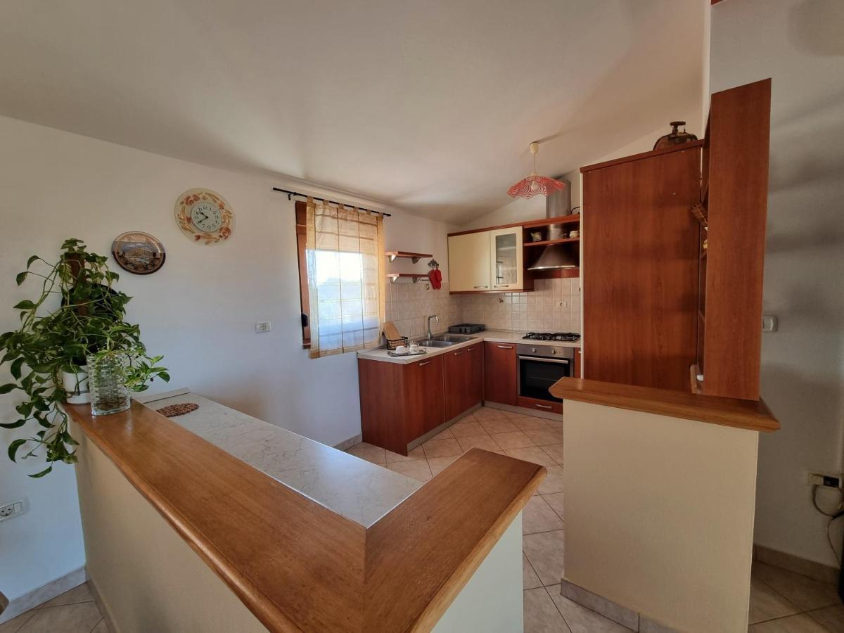 Sunny Apartment With Pool Sisan Exterior foto